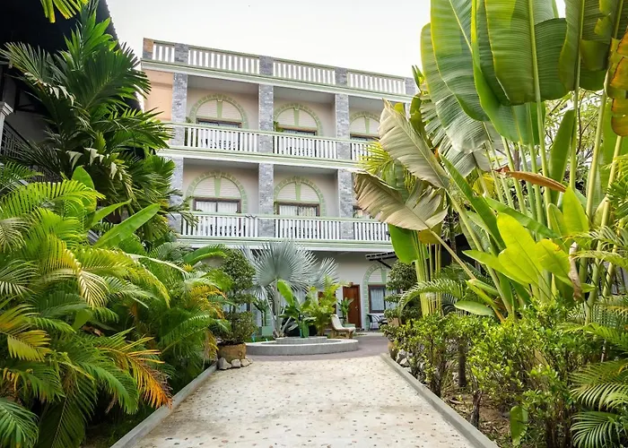 Reveal Angkor 4* Siem Reap